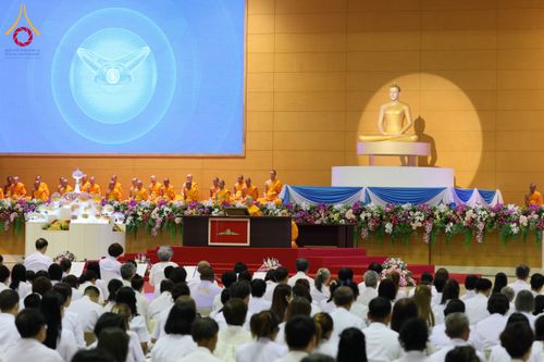 ภาพ No.209555:วันอาทิตย์ที่ 2 มีนาคม พ.ศ. 2568 พิธีบูชาข้าวพระ ณ สภาธรรมกายสากล วัดพระธรรมกาย