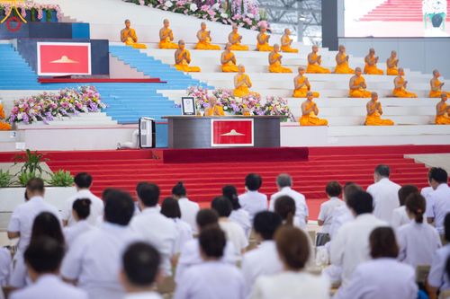 ภาพ No.124577:พิธีถวายรางวัล Guinness World Records "สถิตินั่งสมาธิและร่วมลงชื่อเพื่อสร้างสันติภาพโลก ด้วยจำนวนคนที่มากที่สุดในโลก" ณ สภาธรรมกายสากล วัดพระธรรมกาย วันมาฆบูชา เสาร์ที่ 24 กุมภาพันธ์ พ.ศ. 2567