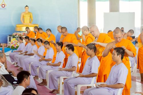 ภาพ No.228534:วันเสาร์ที่ 7 มิถุนายน พ.ศ. 2568 พิธีปลงผมโครงการอุปสมบทหมู่ธรรมทายาท ระดับอุดมศึกษา รุ่นที่ 52 ภาคฤดูฝน ณ วิหารคด 9 วัดพระธรรมกาย