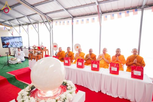 ภาพ No.135487:พิธีเจริญพระพุทธมนต์สมโภช แก้วบรมจักรพรรดิรัตนอนันต์ สถาปนาอาคารปฏิบัติธรรม แก้วธรรมชัยรัตนอนันต์ บูชาธรรมเนื่องในโอกาสอายุวัฒนมงคล 80 ปี หลวงพ่อธัมมชโย (22 เมษายน พ.ศ. 2567) วันพุธที่ 3 เมษายน พ.ศ. 2567 ณ วัดพระธรรมกายเทนเนสซี ประเทศสหรัฐอเมริกา