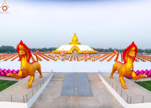 ภาพ No.198623:พระธรรมยาตราปฏิบัติธรรม และถ่ายภาพหมู่ประวัติศาสตร์ ณ อนุสรณ์สถานบางปลา วัดบางปลา อำเภอบางเลน จังหวัดนครปฐม ในโครงการธรรมยาตรา กตัญญูบูชา มหาปูชนียาจารย์ พระมงคลเทพมุนี(สด จนฺทสโร) พระผู้ปราบมาร อนุสรณ์สถาน 7 แห่ง ปีที่ 13 วันที่ 20 มกราคม พ.ศ. 2568