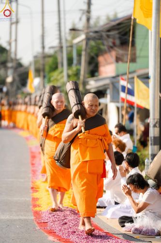 ภาพ No.110407:พิธีต้อนรับพระธรรมยาตรา ในโครงการธรรมยาตรากตัญญูบูชา มหาปูชนียาจารย์ พระมงคลเทพมุนี(สด จนฺทสโร) พระผู้ปราบมาร อนุสรณ์สถาน 7 แห่ง ปีที่ 12 วันที่ 11 มกราคม พ.ศ. 2567 ณ อนุสรณ์สถานลำดับที่ 3 สถานที่เกิดใหม่ในเพศสมณะ วัดสองพี่น้อง จ.สุพรรณบุรี