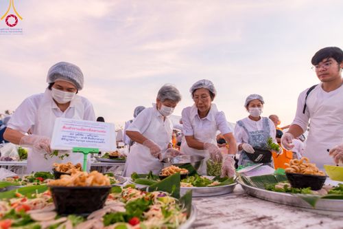 ภาพ No.109196:พิธีถวายภัตตาหารเป็นสังฆทาน แด่คณะพระธรรมยาตราฯ วันที่ 10 มกราคม พ.ศ. 2567 ณ อนุสรณ์สถานคลองบางนางแท่น อ.สามพราน จ.นครปฐม