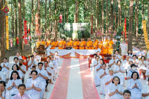 ภาพ No.169566:พิธีทอดกฐิน ณ ศูนย์ปฏิบัติธรรมนานาชาติตะวันพร้าว จ.เชียงใหม่ ในโครงการกฐินสามัคคีทั่วไทย 30,000 วัด บูชาธรรม 80 ปี หลวงพ่อธัมมชโย โดยคณะศิษยานุศิษย์วัดพระธรรมกาย วันที่ 25 ตุลาคม พ.ศ. 2567