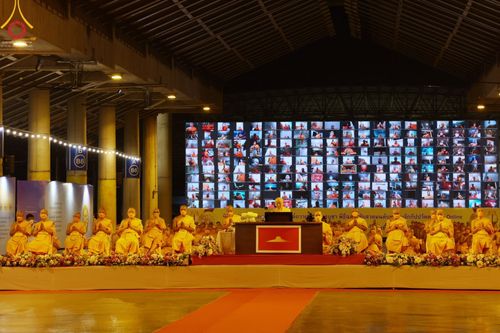 ภาพ No.67903:พิธีเจริญพระพุทธมนต์ จุดประทีปถวายเป็นพุทธบูชา และพิธีฉลองชัยสวดมนต์บทธรรมจักร 4,990,000,082 จบ เนื่องในวาระอายุวัฒนมงคลครบ 82 ปี หลวงพ่อทัตตชีโว ณ พระมหาธรรมกายเจดีย์ วัดพระธรรมกาย จ.ปทุมธานี วันพุธที่ 21 ธันวาคม พ.ศ. 2565