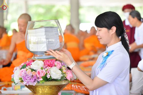 ภาพ No.149297:พิธีบุพเปตพลี ครั้งที่ 154 ร่วมอุทิศบุญแด่หมู่ญาติที่ล่วงลับไปแล้ว และสืบทอดอายุพระพุทธศาสนา วันจันทร์ที่ 19 สิงหาคม พ.ศ.2567 ณ หอฉันคุณยายอาจารย์ฯ วัดพระธรรมกาย