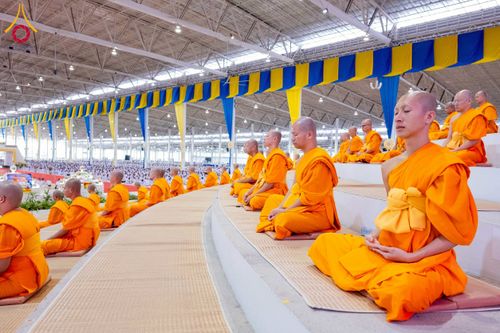 ภาพ No.264319:วันอาทิตย์ที่ 2 พฤศจิกายน พ.ศ. 2568 พิธีบูชาข้าวพระ ณ สภาธรรมกายสากล วัดพระธรรมกาย