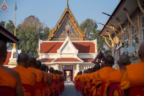 ภาพ No.197656:พิธีตักบาตรพระธรรมยาตรา ณ อนุสรณ์สถานลำดับที่ 4 สถานที่เกิดด้วยกายธรรม วัดโบสถ์(บน) ต.บางคูเวียง จ.นนทบุรี ในโครงการธรรมยาตรา กตัญญูบูชา มหาปูชนียาจารย์ พระมงคลเทพมุนี(สด จนฺทสโร) พระผู้ปราบมาร อนุสรณ์สถาน 7 แห่ง ปีที่ 13 วันที่ 19 มกราคม พ.ศ. 2568