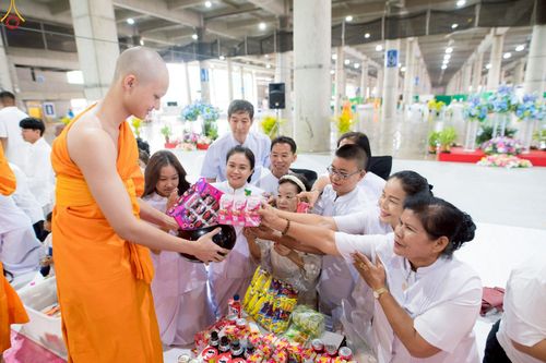 ภาพ No.235336:วันที่ 27 กรกฎาคม พ.ศ. 2568 พิธีตักบาตรฉลองพระใหม่ โครงการบรรพชาและอุปสมบทมู่รุ่นเข้าพรรษา ณ วัดพระธรรมกาย