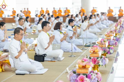 ภาพ No.165796:พิธีถวายภัตตาหารเมนูสวรรค์ วันที่ 26 ตุลาคม พ.ศ. 2567 ณ หอฉันคุณยายอาจารย์ฯ วัดพระธรรมกาย