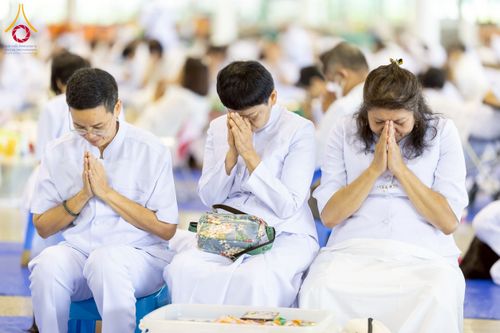 ภาพ No.223358:วันวิสาขบูชา วันอาทิตย์ที่ 11 พฤษภาคม พ.ศ. 2568 พิธีตักบาตร และปฎิบัติธรรม ณ สภาธรรมกายสากล วัดพระธรรมกาย