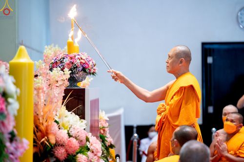 ภาพ No.84226:พิธีขอบรรพชา , พิธีขอสรณคมน์และศีล ,  พิธีรับบาตร , พิธีอุปสมบท ในโครงการบรรพชาอุปสมบทหมู่ธรรมทายาทรุ่นเข้าพรรษา และโครงการบรรพชาสามเณรโรงเรียนนานาชาติ รุ่นที่ 12 ณ โบสถ์พระไตรปิฎก วัดพระธรรมกาย วันที่ 22 กรกฎาคม พ.ศ. 2566