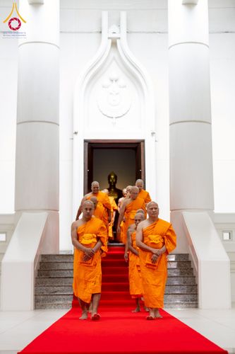 ภาพ No.244802:วันเสาร์ที่ 6 กันยายน พ.ศ. 2568 พิธีถวายบาตร บรรพชา อุปสมบทของนาคธรรมทายาท โครงการอุปสมบทหมู่บูชาธรรมครบรอบ 108 ปี  วันครูผู้ค้นพบวิชชาธรรมกาย ณ โบสถ์พระไตรปิฎก วัดพระธรรมกาย