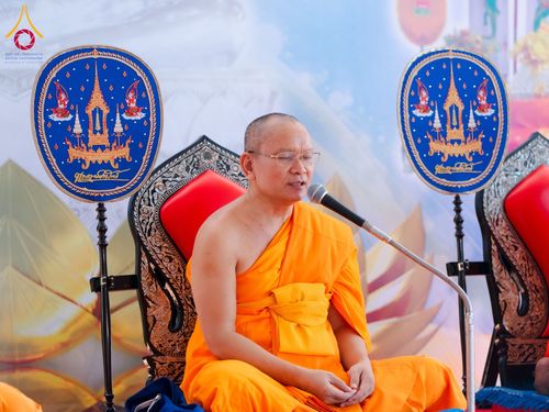 ภาพ No.170751:พิธีทอดกฐิน ณ วัดมงคลพุการาม ปทุมธานี ในโครงการกฐินสามัคคีทั่วไทย 30,000 วัด บูชาธรรม 80 ปี หลวงพ่อธัมมชโย โดยคณะศิษยานุศิษย์วัดพระธรรมกาย วันที่ 27 ตุลาคม พ.ศ. 2567