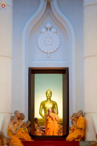 ภาพ No.250653:วันอังคารที่ 7 ตุลาคม พ.ศ. 2568 พิธีมหาปวารณาออกพรรษา ณ โบสถ์พระไตรปิฎก วัดพระธรรมกาย