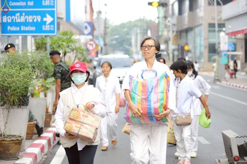 ภาพ No.237356:วันที่ 9-10 สิงหาคม พ.ศ. 2568 การเตรียมงาน เก็บงาน ของเจ้าหน้าที่ทุกสถานะ ในงานมหาสังฆทาน ตักบาตรพระ 10,000 รูป ใจกลางเมืองหาดใหญ่ จ.สงขลา