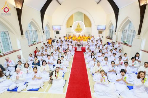 ภาพ No.175344:พิธีทอดกฐิน วัดพระธรรมกายแมนเชสเตอร์ เอดจลีย์ สต็อคพอร์ต ประเทศอังกฤษ ในโครงการกฐินสามัคคีทั่วไทย 30,000 วัด บูชาธรรม 80 ปี หลวงพ่อธัมมชโย โดยคณะศิษยานุศิษย์วัดพระธรรมกาย วันที่ 10 พฤศจิกายน พ.ศ. 2567