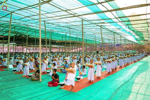 ภาพ No.63019:Photo Story  มหัศจรรย์วัดดงดินแดง Episode 2 โครงการบรรพชาอุปสมบทหมู่ ฟื้นฟูพระพุทธศาสนาทั่วไทย ณ วัดดงดินแดง อ.อมก๋อย จ.เชียงใหม่ วันที่ 3 เมษายน พ.ศ. 2567