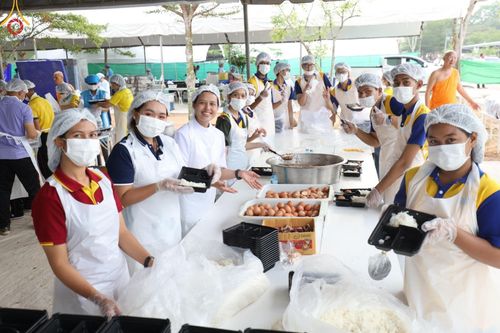 ภาพ No.130021:V.34 เพื่อธรรมเพื่อบางกล่ำ การรับบุญของเจ้าหน้าที่หน่วยงานต่างๆ  เพื่องานธรรมยาตราอัญเชิญพระบรมสารีริกธาตุ ประดิษฐาน ณ มหารัตนเจดีย์สิริปทุมสวรรค์ (เจดีย์อริยพุทธะ 5 พระองค์) ณ ศูนย์ปฏิบัติธรรมภาคใต้ อ.บางกล่ำ จ.สงขลา ระหว่างวันที่ 9-10 มีนาคม พ.ศ. 2567