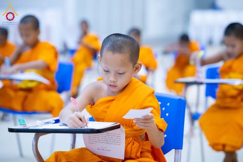 ภาพ No.309529:วันที่ 12 กุมภาพันธ์ พ.ศ. 2569 การสอบบาลีสนามหลวง ประจำปี 2569 ประโยค 1-2, ป.ธ.3/ ประโยค บ.ศ.1-2, บ.ศ.3 ณ สนามสอบประจำจังหวัดปทุมธานี แห่งที่ 2  วัดพระธรรมกาย อ.คลองหลวง จ.ปทุมธานี