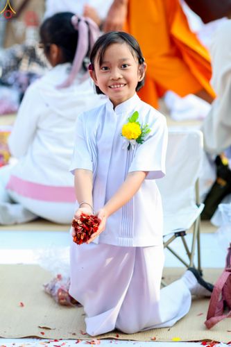 ภาพ No.295423:วันที่ 16 มกราคม พ.ศ. 2569 พิธีต้อนรับพระธรรมยาตรา อนุสรณ์สถานลำดับที่ 4 (ภาพชุดที่ 2) สถานที่เกิดด้วยกายธรรม ณ วัดโบสถ์บน ต.บางคูเวียง จ.นนทบุรี ในโครงการธรรมยาตรา กตัญญูบูชา มหาปูชนียาจารย์ พระมงคลเทพมุนี(สด จนฺทสโร) พระผู้ปราบมาร อนุสรณ์สถาน 7 แห่ง ปี