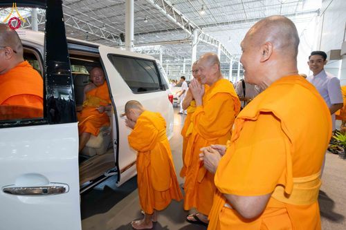 ภาพ No.342283:วันอาทิตย์ที่ 2 สิงหาคม พ.ศ.2569 พิธีถวายไทยธรรม คณะสงฆ์ 2,000 กว่าวัด ทั่วประเทศ, พิธีถวายไทยธรรม คณะสงฆ์ 323 วัด 4 จังหวัดชายแดนใต้ ณ สภาธรรมกายสากล วัดพระธรรมกาย