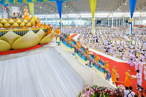 ภาพ No.81623:พิธีหล่อพระประธานเพื่อประดิษฐาน ณ ห้องแก้วสารพัดนึก 2 เนื่องในวันวิสาขบูชา วันเสาร์ที่ 3 มิถุนายน 2566 ณ วัดพระธรรมกาย จ.ปทุมธานี