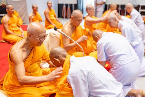 ภาพ No.350864:วันที่ 19 กันยายน พ.ศ.2569 พิธีบรรพชาอุปสมบท โครงการอุปสมบทหมู่บูชาธรรม ครบรอบ 109 ปี วันครูผู้ค้นพบวิชชาธรรมกาย ณ โบสถ์พระไตรปิฏก วัดพระธรรมกาย
