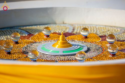 ภาพ No.285706:วันพุธที่ 10 ธันวาคม พ.ศ.2568  พิธีตอกเสาเข็มมงคลต้นสุดท้าย รองรับองค์พระเจดีย์เพื่อสร้างสันติภาพโลก ณ ศูนย์ปฏิบัติธรรมและศูนย์อบรมเยาวชน ชัยนาท