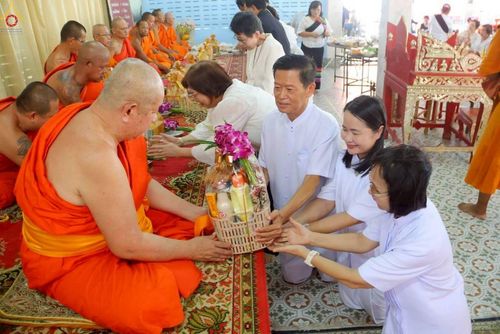 ภาพ No.283052:วันอาทิตย์ที่ 26 ตุลาคม พุทธศักราช 2568 พิธีทอดกฐินสามัคคีทั่วไทย 30,000 วัด  โดยคณะศิษยานุศิษย์ บูชาธรรม 81 ปี  หลวงพ่อธัมมชโย ณ วัดป่ากิตติภาวนา อ.เมือง จ.สมุทรสงคราม