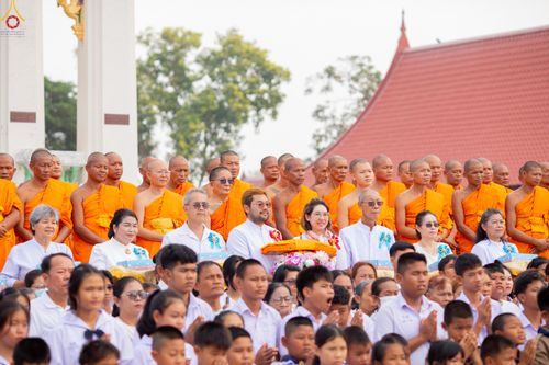 ภาพ No.301207:วันที่ 22 มกราคม พ.ศ. 2569 พิธีทอดผ้าป่าทำนุบำรุงศาสนสถาน ณ วัดใหม่พิบูลย์ผล อ.สองพี่น้อง จ.สุพรรณบุรี ในโครงการธรรมยาตรา กตัญญูบูชา มหาปูชนียาจารย์ พระมงคลเทพมุนี(สด จนฺทสโร) พระผู้ปราบมาร อนุสรณ์สถาน 7 แห่ง ปีที่ 14