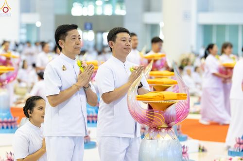 ภาพ No.318533:วันอาทิตย์ต้นเดือนที่ 5 เมษายน พ.ศ.2569 พิธีทอดผ้าป่าสมทบมหาสังฆทาน 40,000 กว่าวัดทั่วประเทศ ณ สภาธรรมกายสากล วัดพระธรรมกาย