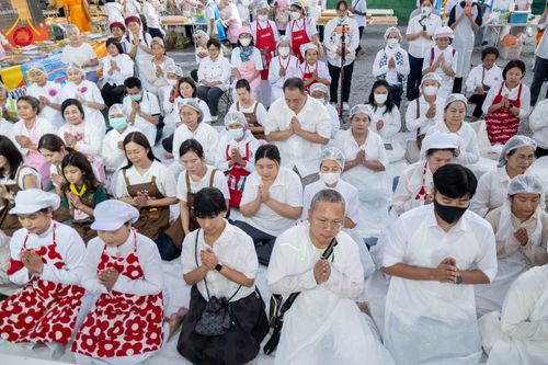 ภาพ No.301156:วันที่ 23 มกราคม พ.ศ. 2569 พิธีถวายภัตตาหารเป็นสังฆทาน แด่พระธรรมยาตรา ณ อนุสรณ์สถานบางปลา วัดบางปลา อำเภอบางเลน จังหวัดนครปฐม ในโครงการธรรมยาตรา กตัญญูบูชา มหาปูชนียาจารย์ พระมงคลเทพมุนี(สด จนฺทสโร) พระผู้ปราบมาร อนุสรณ์สถาน 7 แห่ง ปีที่ 14