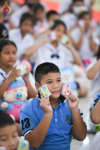 ภาพ No.282091:วันศุกร์ที่ 19 ธันวาคม พ.ศ. 2568 พิธีมอบโล่และใบประกาศเกียรติคุณ โครงการเจริญพระพุทธมนต์ธัมมจักกัปปวัตตนสูตร และวันรวมพลังเด็กดีV-Star ดาวแห่งความดี ผู้นำฟื้นฟูศีลธรรมโลกจังหวัดสระบุรี ณ ศูนย์ปฏิบัติธรรมสระบุรี