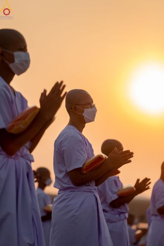 ภาพ No.79696:พิธีเวียนประทักษิณ ณ พระมหาธรรมกายเจดีย์ และพิธีวันทาเจดีย์ ในโครงการบรรพชาสามเณรฟื้นฟูพระพุทธศาสนาทั่วไทย วันเสาร์ที่ 8 เมษายน พ.ศ.2566