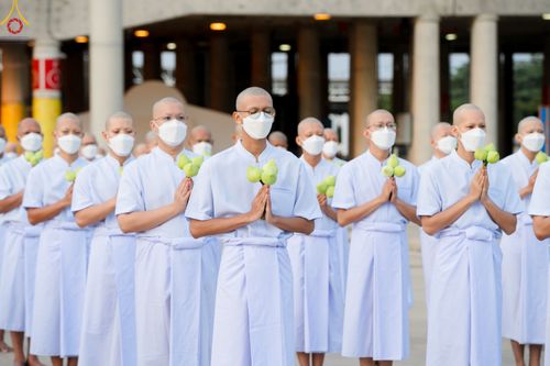 ภาพ No.84042:พิธีเวียนประทักษิณ พิธีวันทาเจดีย์ พิธีขอขมา และมอบผ้าไตร  ในโครงการบรรพชาอุปสมบทหมู่ธรรมทายาทรุ่นเข้าพรรษา และโครงการบรรพชาสามเณรโรงเรียนนานาชาติ รุ่นที่12 ในวันเสาร์ที่ 22 กรกฎาคม พ.ศ. 2566