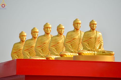 ภาพ No.79068:พิธีอัญเชิญองค์พระบรมพุทธเจ้า 24 องค์ เวียนประทักษิณรอบพระมหาธรรมกายเจดีย์ ณ วัดพระธรรมกาย  วันที่ 2 เมษายน พ.ศ. 2566