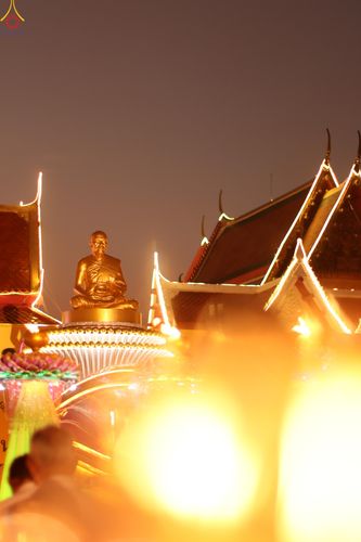 ภาพ No.294135:วันที่ 13 มกราคม พ.ศ. 2569 พิธีจุดประทีปถวายเป็นพุทธบูชา และบูชาธรรมมหาปูชนียาจารย์  (ภาพชุดที่ 2) ณ วัดสองพี่น้อง ต.ต้นตาล อ.สองพี่น้อง จ.สุพรรณบุรี ในโครงการธรรมยาตรา กตัญญูบูชา มหาปูชนียาจารย์ พระมงคลเทพมุนี(สด จนฺทสโร) พระผู้ปราบมาร อนุสรณ์สถาน 7 แห่