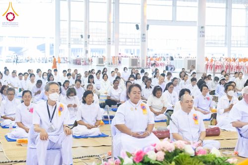 ภาพ No.287216:วันที่ 3 มกราคม พ.ศ.2569 พิธีถวายภัตตาหารเป็นสังฆทาน แด่พระธรรมยาตรา ณ วัดพระธรรมกาย  จังหวัดปทุมธานี ในโครงการธรรมยาตรา กตัญญูบูชา มหาปูชนียาจารย์ พระมงคลเทพมุนี(สด จนฺทสโร) พระผู้ปราบมาร อนุสรณ์สถาน 7 แห่ง ปีที่ 14