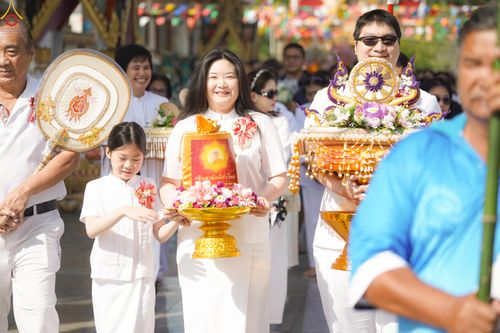 ภาพ No.283286:วันที่ 26 ตุลาคม 2568 พิธีทอดกฐินสามัคคีทั่วไทย 30,000 วัด  โดยคณะศิษยานุศิษย์ บูชาธรรม 81 ปี  หลวงพ่อธัมมชโย ณ วัดลานแหลม อ.นครชัยศรี จ.นครปฐม