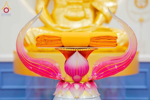 ภาพ No.313232:วันอาทิตย์ที่ 8 มีนาคม พ.ศ. 2569 พิธีสมโภชรูปเหมือนพระมงคลเทพมุนี (สด จนฺทสโร) และพิธีทอดผ้าป่าสามัคคีเพื่อสร้างวิหารพระมงคลเทพมุนี ณ วัดพุทธเคปทาวน์ ประเทศแอฟริกาใต้