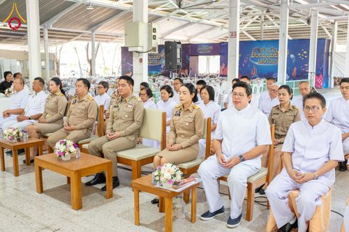 ภาพ No.290954:วันจันทร์ที่ 5 มกราคม พ.ศ. 2569  วัดพระธรรมกาย มูลนิธิธรรมกาย  จัดพิธีมอบของขวัญสนับสนุนการจัดกิจกรรมงานวันเด็กแห่งชาติ ประจำปี พ.ศ. 2569 ให้แก่องค์กรภาคีเครือข่ายกว่า 200 องค์กร ณ วัดพระธรรมกาย อ.คลองหลวง จ.ปทุมธานี