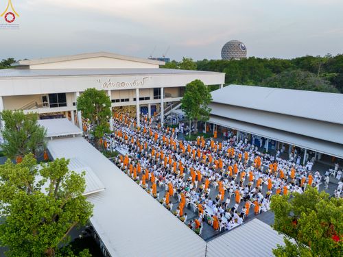 ภาพ No.78494:พิธีตัดปอยผม โครงการหน่อแก้วเปรียญธรรมรุ่นที่ 11  วันที่ 26 มีนาคม พ.ศ.2566  ณ หมู่กุฏิสามเณร อาคารค่ายจองแชมป์ วัดพระธรรมกาย
