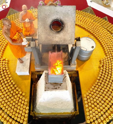 ภาพ No.82366:พิธีหล่อพระประธานเพื่อประดิษฐาน ณ มหาวิหารคด วันอาทิตย์ที่ 11 มิถุนายน พ.ศ. 2566 ณ สภาธรรมกายสากล วัดพระธรรมกาย