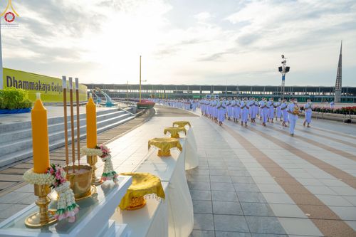 ภาพ No.82657:พิธีเวียนประทักษิณ, พิธีวันทาเจดีย์ ณ มหาธรรมกายเจดีย์  พิธีบรรพชาหมู่พระพี่เลี้ยงเข้าพรรษา, ธรรมทายาทอุดมศึกษา รุ่นที่ 50(ภาคฤดูฝน) และธรรมทายาทพุทธศาสตร์สากล รุ่นที่ 7 (ภาคฤดูฝน) วันเสาร์ที่ 17 มิถุนายน พ.ศ. 2566 ณ  โบสถ์พระไตรปิฎก วัดพระธรรมกาย จ.ปทุม