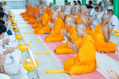ภาพ No.350900:วันที่ 19 กันยายน พ.ศ.2569 พิธีบรรพชาอุปสมบท โครงการอุปสมบทหมู่บูชาธรรม ครบรอบ 109 ปี วันครูผู้ค้นพบวิชชาธรรมกาย ณ โบสถ์พระไตรปิฏก วัดพระธรรมกาย