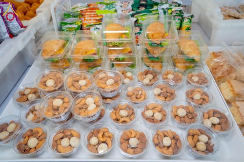 ภาพ No.297954:วันที่ 19 มกราคม พ.ศ. 2569 พิธีถวายภัตตาหารเป็นสังฆทาน แด่พระธรรมยาตรา ณ อนุสรณ์สถานบางปลา วัดบางปลา อำเภอบางเลน จังหวัดนครปฐม ในโครงการธรรมยาตรา กตัญญูบูชา มหาปูชนียาจารย์ พระมงคลเทพมุนี(สด จนฺทสโร) พระผู้ปราบมาร อนุสรณ์สถาน 7 แห่ง ปีที่ 14