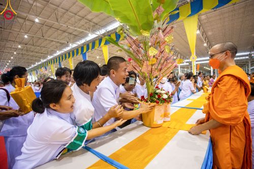 ภาพ No.92395:พิธีทอดกฐินธรรมชัยเพื่อสร้างอาคาร 115 ปี คุณยายอาจารย์มหารัตนอุบาสิกาจันทร์ ขนนกยูง อาทิตย์ต้นเดือนที่ 5 พฤศจิกายน พ.ศ. 2566 ณ วัดพระธรรมกาย จ.ปทุมธานี