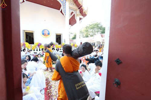 ภาพ No.295246:วันที่ 16 มกราคม พ.ศ. 2569 พิธีต้อนรับพระธรรมยาตรา อนุสรณ์สถานลำดับที่ 4 (ภาพชุดที่ 2) สถานที่เกิดด้วยกายธรรม ณ วัดโบสถ์บน ต.บางคูเวียง จ.นนทบุรี ในโครงการธรรมยาตรา กตัญญูบูชา มหาปูชนียาจารย์ พระมงคลเทพมุนี(สด จนฺทสโร) พระผู้ปราบมาร อนุสรณ์สถาน 7 แห่ง ปี