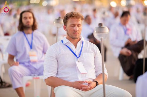 ภาพ No.312229:วันอังคารที่ 3 มีนาคม พ.ศ.2569 พิธีเวียนประทักษิณและจุดมาฆประทีป ณ ลานธรรมพระมหาธรรมกายเจดีย์ วัดพระธรรมกาย